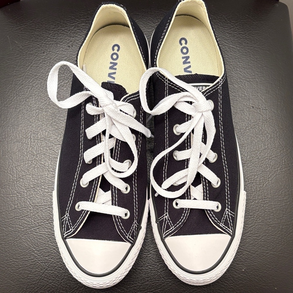 New Converse All Star Boy’s Black and White Canvas Sneakers Size 5.5 - Picture 3 of 5